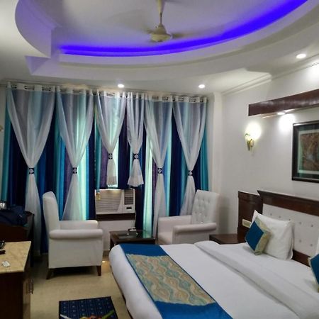 Hotel Tjs Grand Delhi  Exterior foto