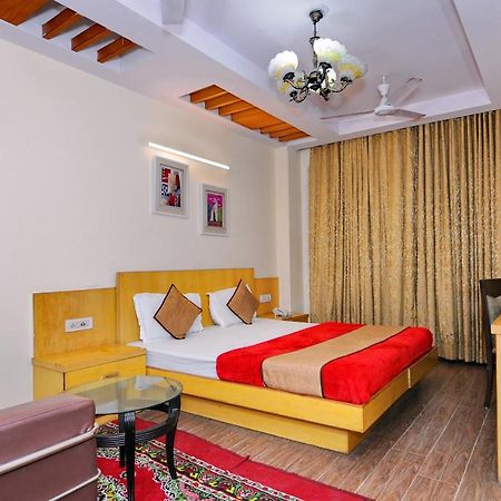Hotel Tjs Grand Delhi  Exterior foto