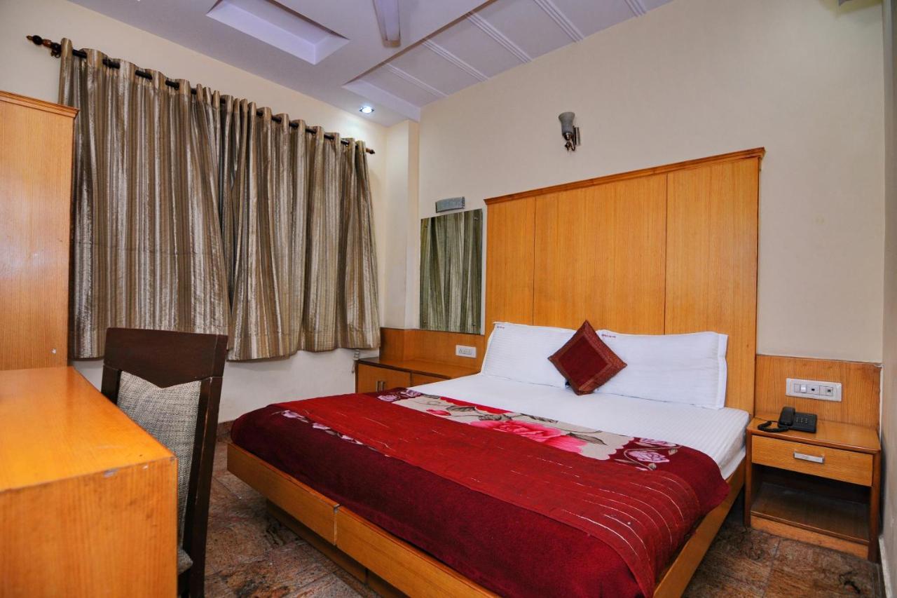 Hotel Tjs Grand Delhi  Exterior foto