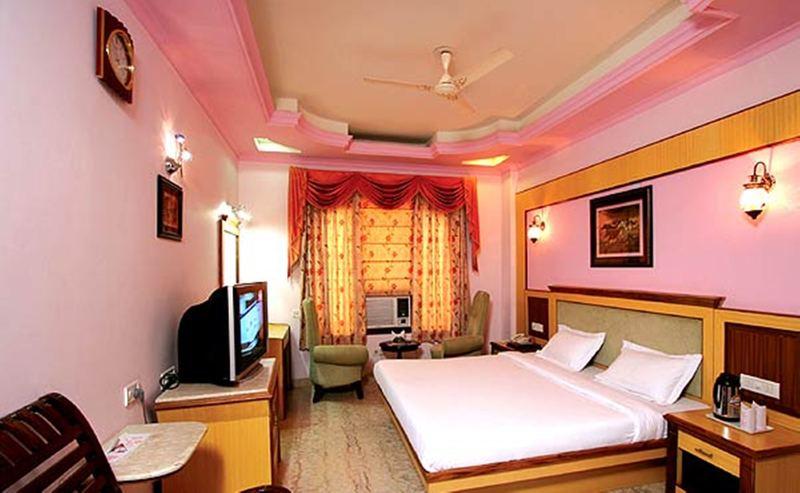 Hotel Tjs Grand Delhi  Exterior foto