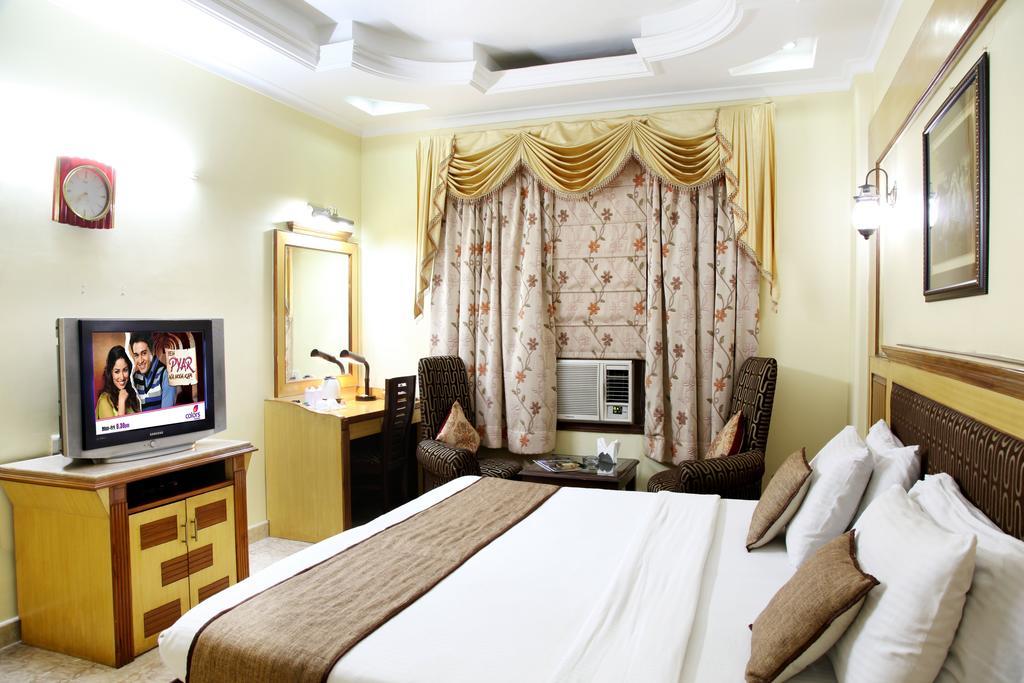 Hotel Tjs Grand Delhi  Exterior foto