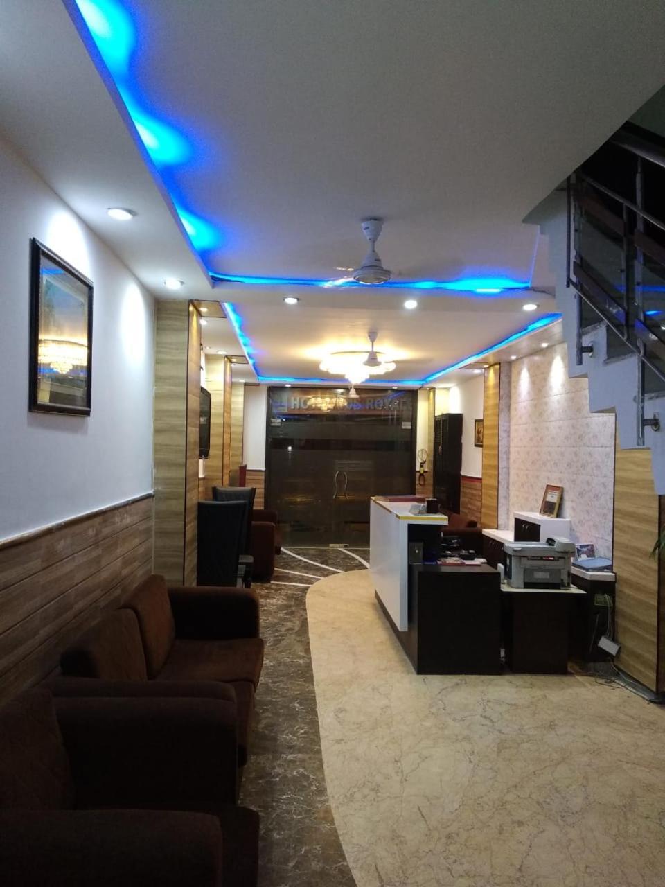 Hotel Tjs Grand Delhi  Exterior foto